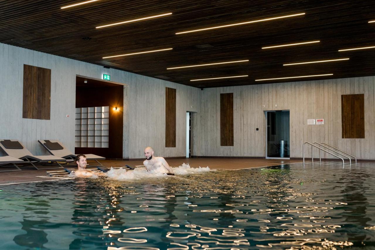 Grand Hotel Du Cervin - Auberge De Jeunesse Et Spa Saint-Luc Esterno foto