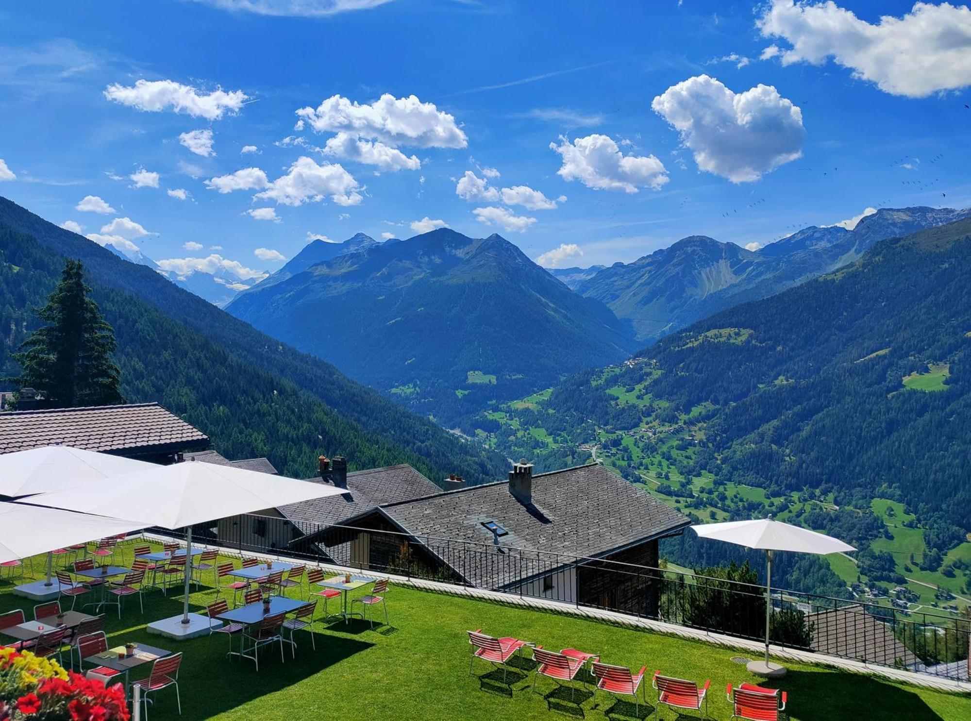 Grand Hotel Du Cervin - Auberge De Jeunesse Et Spa Saint-Luc Esterno foto